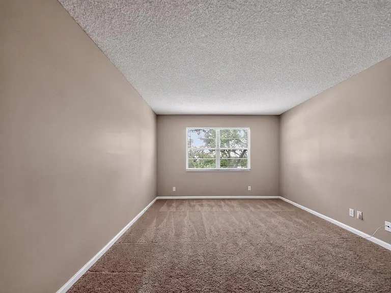13055 SW 15th Ct — Photo 15