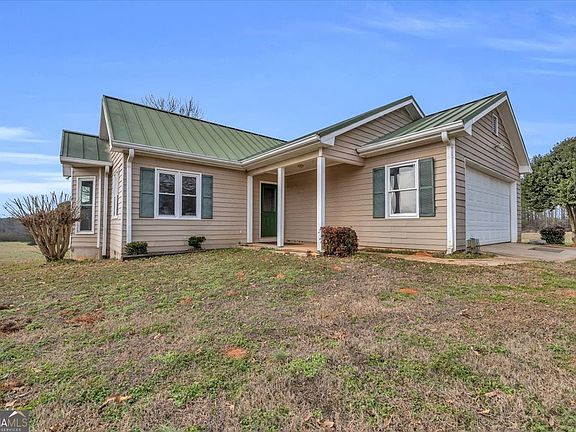 2nd image of 1141 Fieldcrest Ln