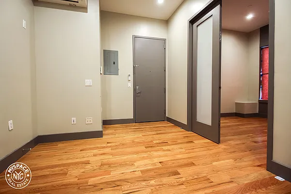 Rented by MySpaceNYC | media 3