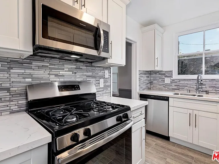 5022 Clinton St #C — Photo 9