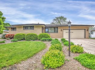 9425 Cleveland St, Crown Point, IN 46307