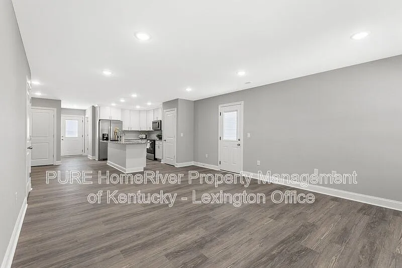 3 bed, 2.5 bath, 1600 sqft, $1,495 — Photo 4