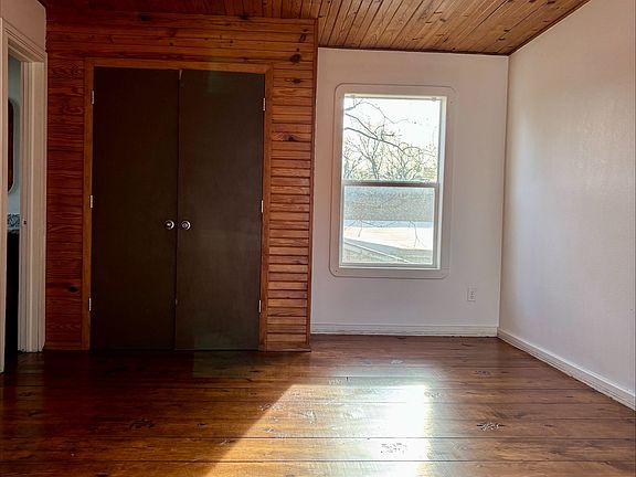 5th image of 1519 Barkley St #911