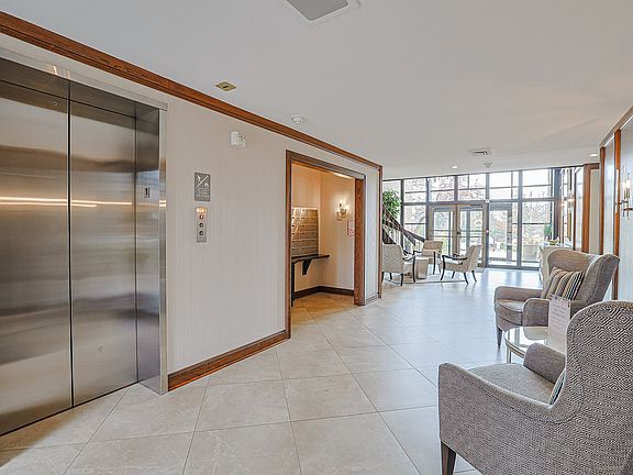 5th image of 1 Oak Brook Club Dr APT B301