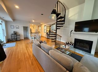 2036 W Charleston St #1F, Chicago, IL 60647