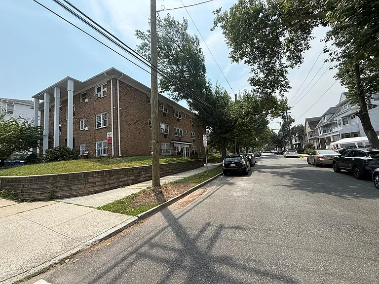 293 Parker St #3 — Photo 15