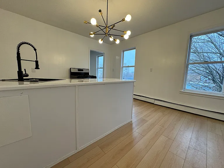 345 Myrtle St #3W — Photo 6