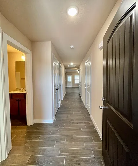 442 Rineel Ave — Photo 2