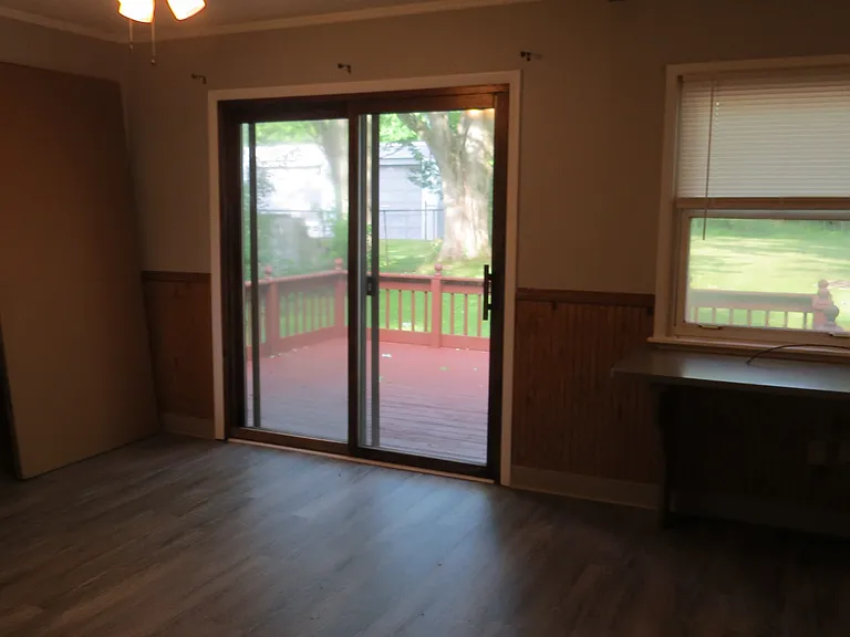 8190 Leavitt Rd — Photo 20