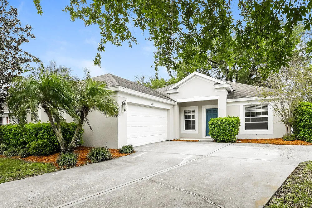 4 bed, 2.0 bath, 2191 sqft, $2,485 — Photo 3