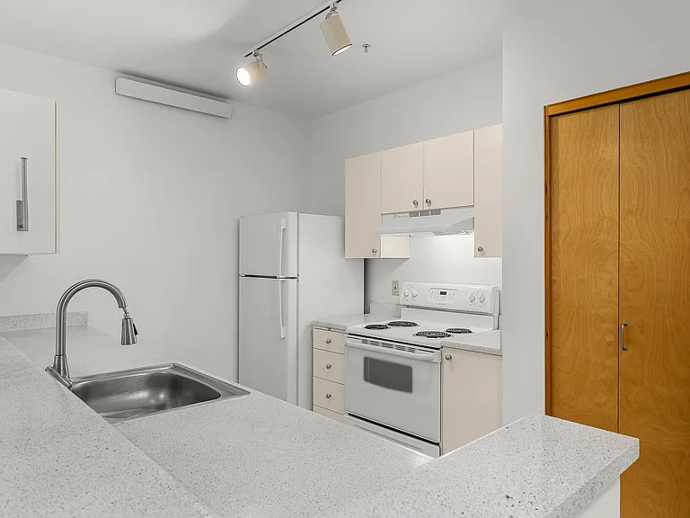 Bookmark Apartments — Photo 13
