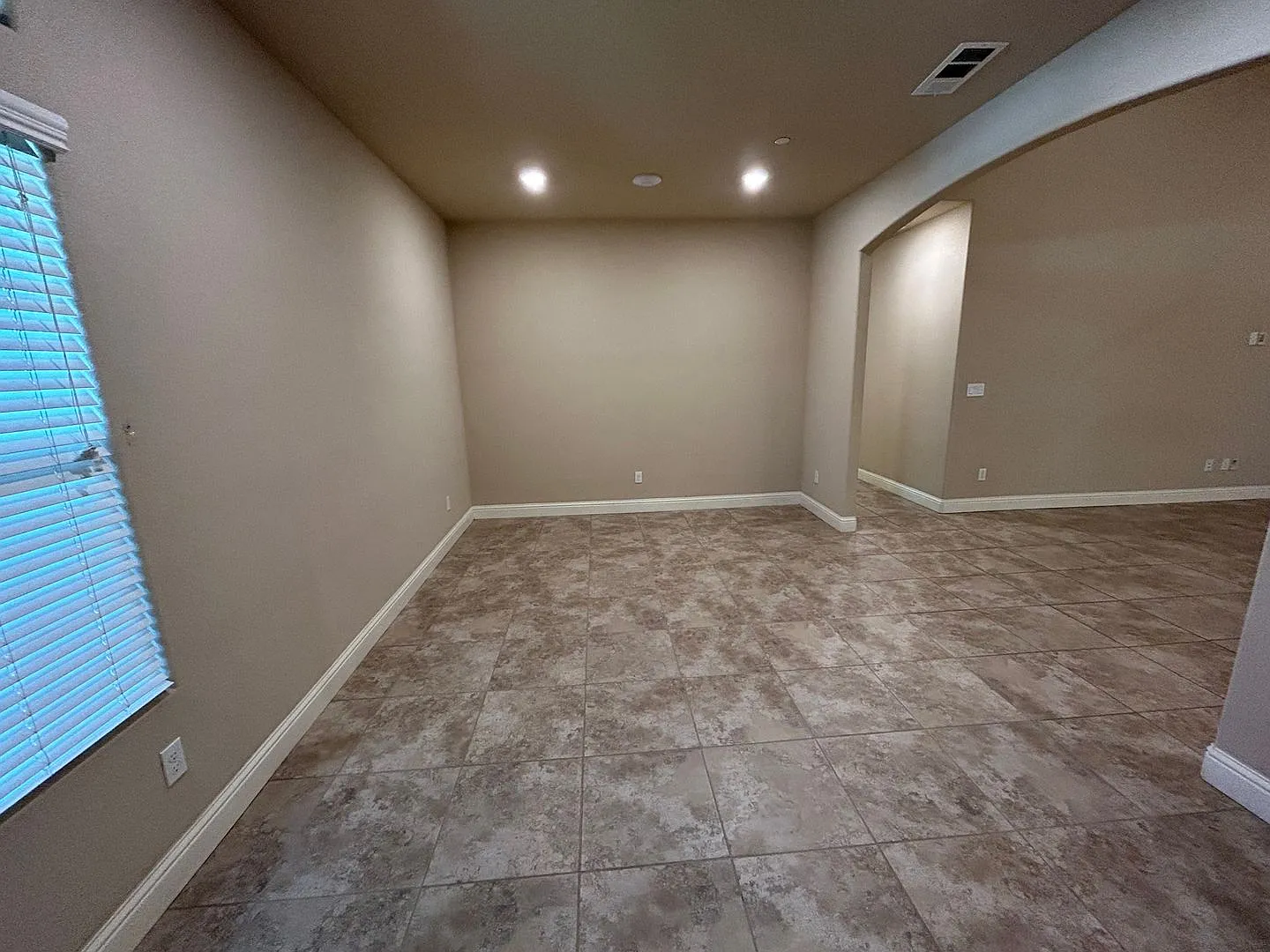 3731 W Vine Ave — Photo 3