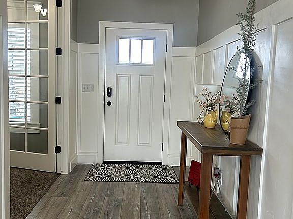 3rd image of 309 Deon Ln