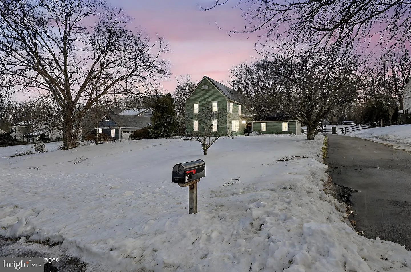 21 Farmingdale Ln photo 1