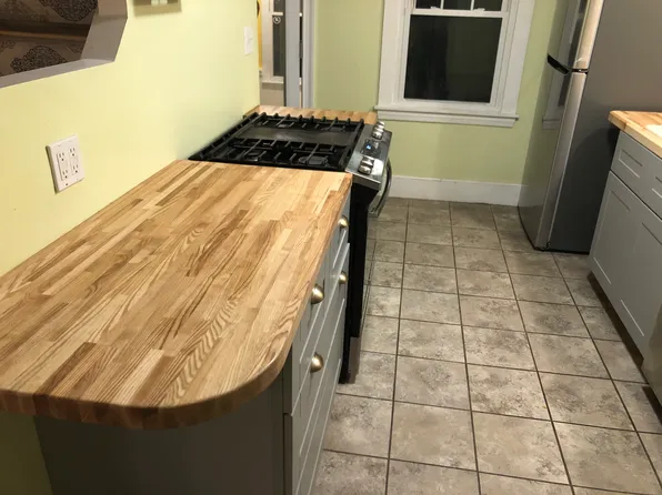 154 Auburn St, Portland, ME 04103