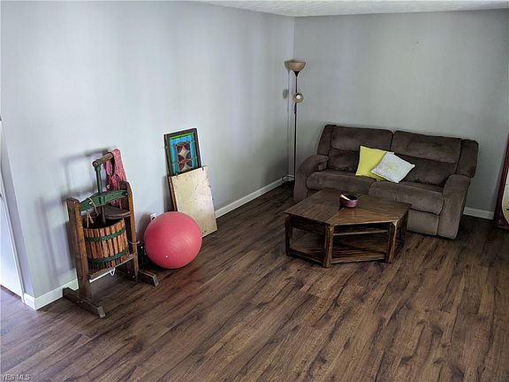 4th image of 4040 Orchard Dr