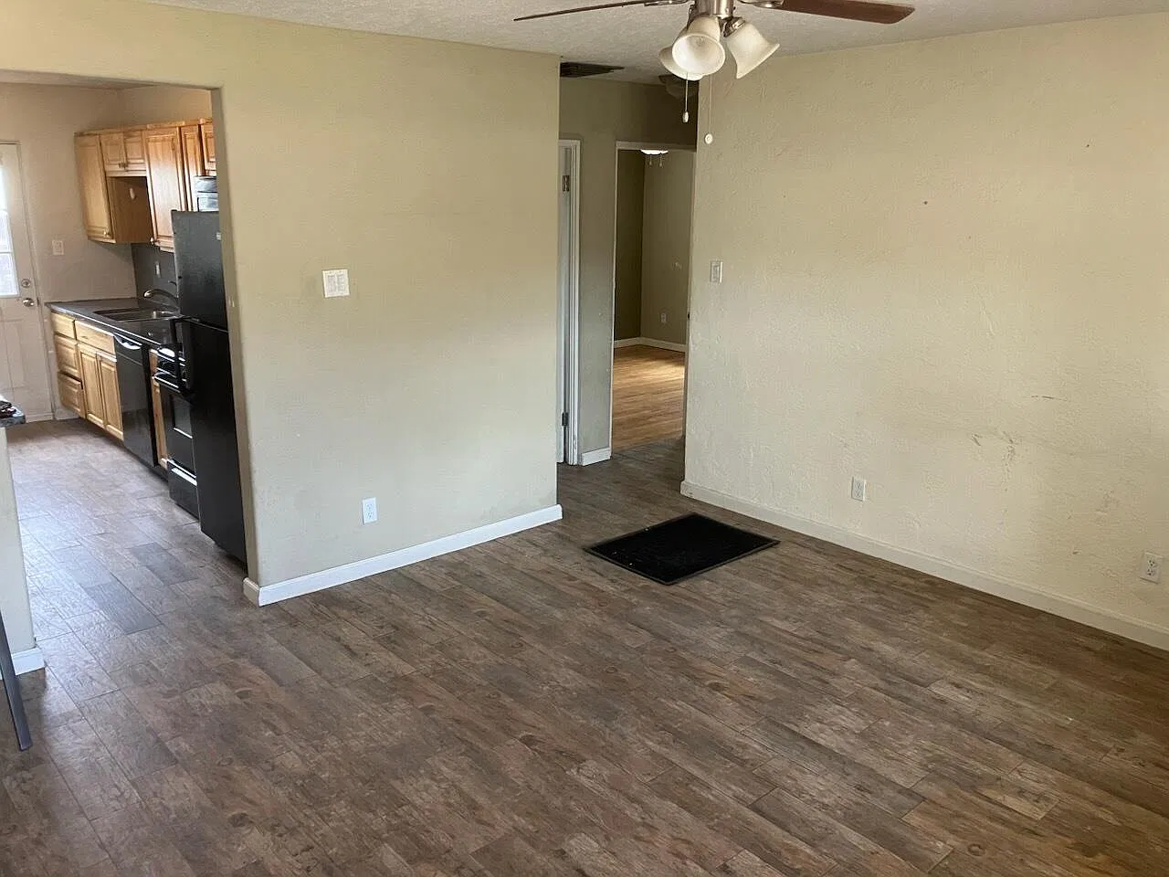 2 bed, 1.0 bath, 840 sqft, $1,425 — Photo 3