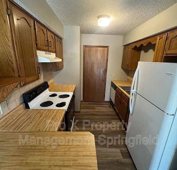 3720 Farm Road 165 — Photo 4