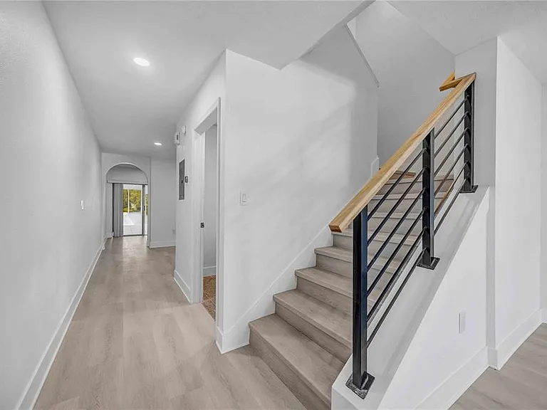 727 Kensington Lake Cir — Photo 11