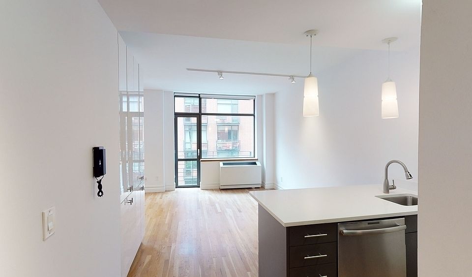 1st image of 125 Court St APT 5NR
