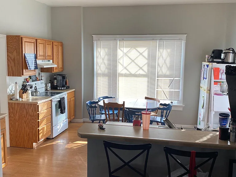 620 E Jefferson St — Photo 3