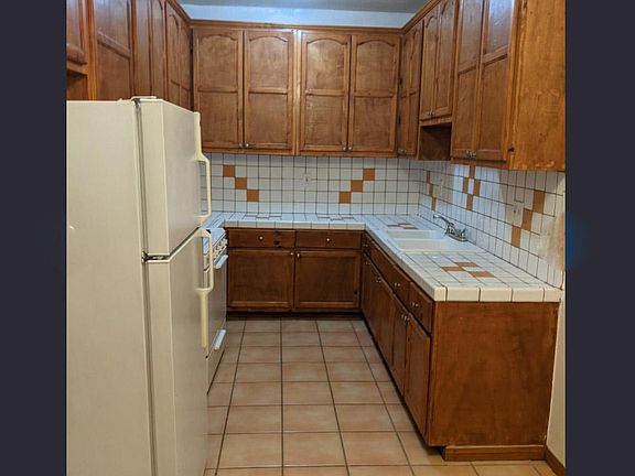 4th image of 1422 N Kingsley Dr #108