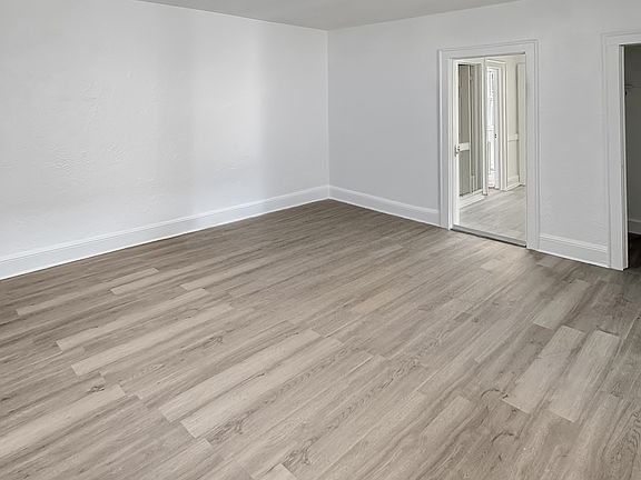 2nd image of 20-22 Lincoln St #15