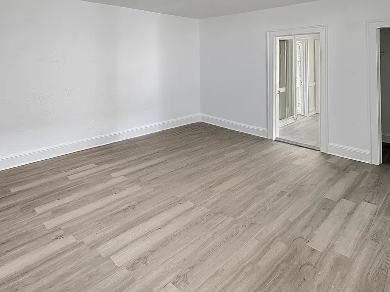 20-22 Lincoln St #15 — Photo 2