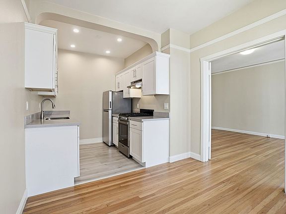 3rd image of 1535 Green St #207