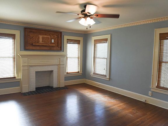 3rd image of 2565 S University Dr