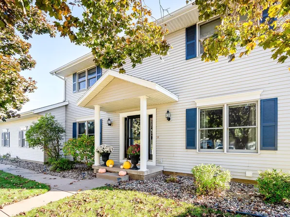 1346 Red Cedar Ct, Onalaska, WI 54650