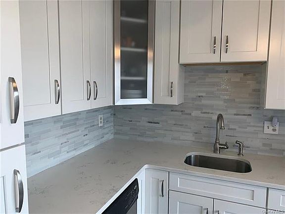 5th image of 42 Natale Ct