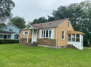 2004 Hershey Rd, Erie, PA 16509