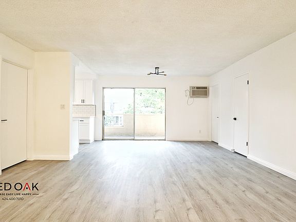 5th image of 7720 Hampton Ave #201