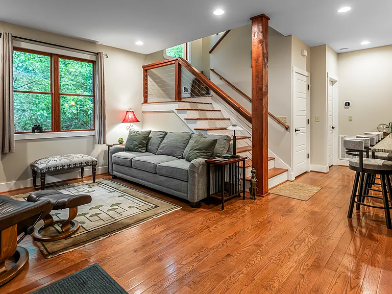 51 Westover Dr — Photo 23