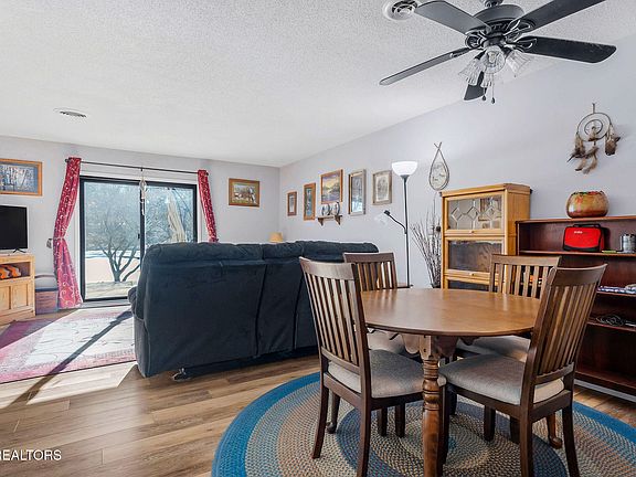 5th image of 96 Lakeshore Ln Unit 34