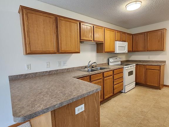 5th image of 543 French Ln