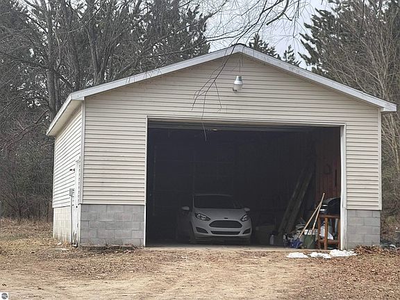 4th image of 11506 Stoney Creek Dr