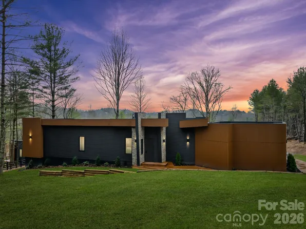 200 Manchester Way, Mills River, NC 28759