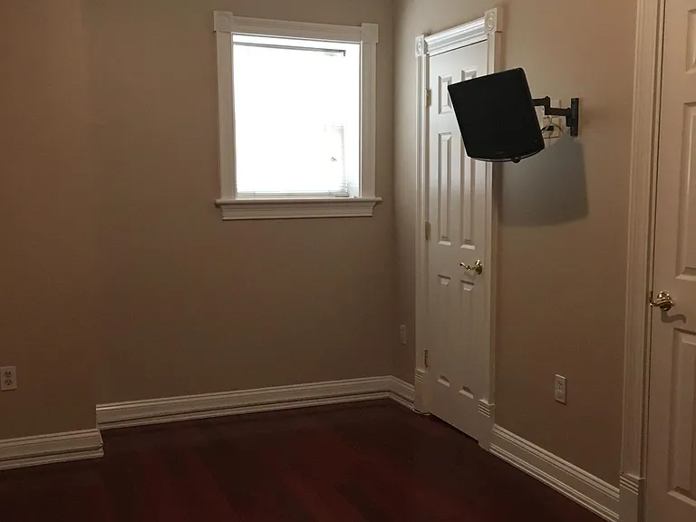 1742 6th St NW #1 — Photo 9