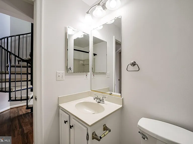 7012 Irwell Ln #14E — Photo 15
