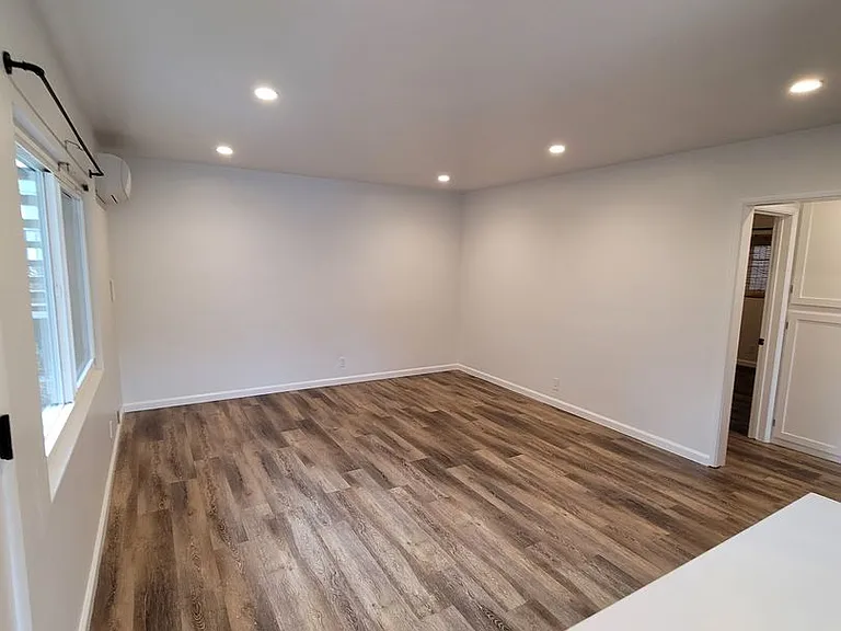 6051-6053 Hillandale Dr — Photo 2