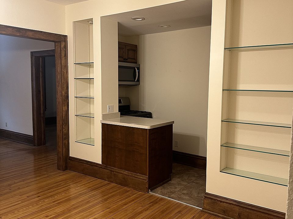 Living Space to Kitchen_04112025
