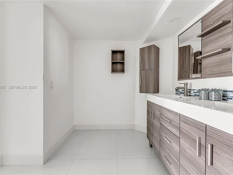 1717 N Bayshore Dr #A-1650 — Photo 9