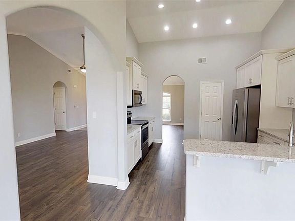 2nd image of 4629 Bayside Dr