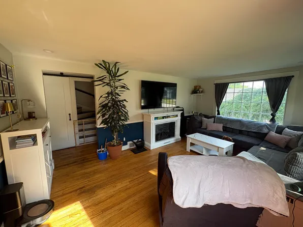 15 Hull Avenue, Dover, NH 03820