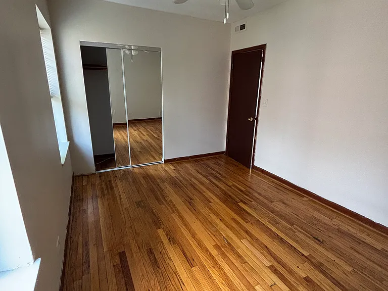 3159 W Argyle St #2B — Photo 9