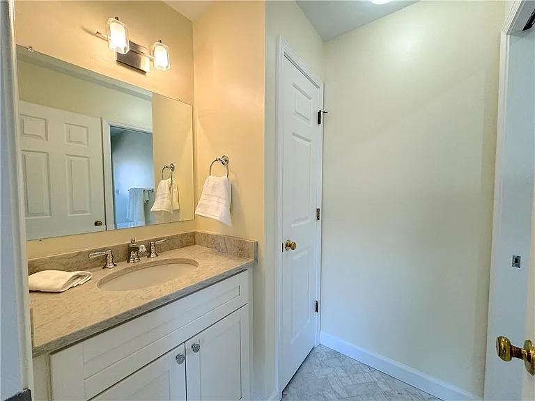 18 Dean Overlook NW — Photo 33
