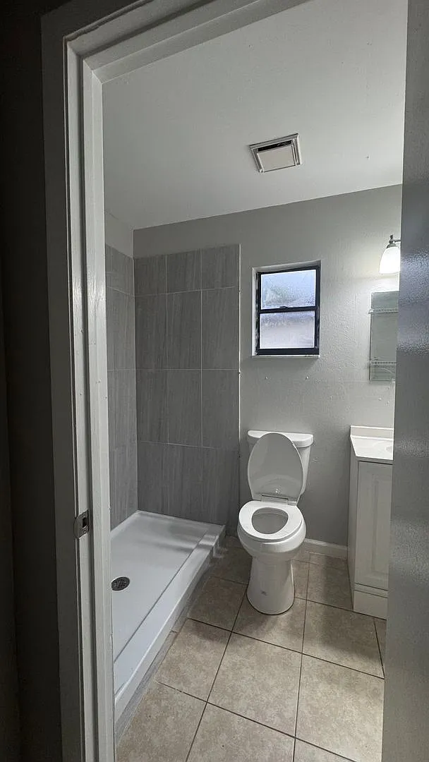 Move-In Ready 2BR/2BA Home with Modern Updates & Prime Zephyrhills Location! — Photo 3