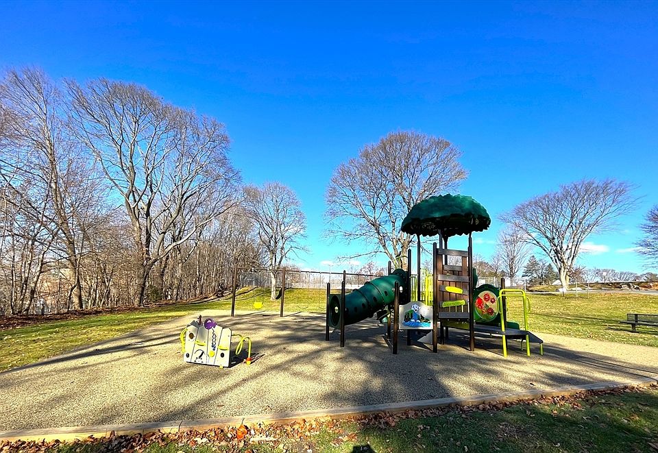 15 Spring St, Stoneham, MA 02180 Zillow